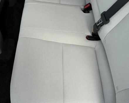 Серый Хендай Kona Electric, объемом двигателя 0 л и пробегом 4 тыс. км за 24999 $, фото 103 на Automoto.ua