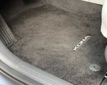 Серый Хендай Kona Electric, объемом двигателя 0 л и пробегом 4 тыс. км за 24999 $, фото 115 на Automoto.ua