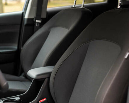 Серый Хендай Kona Electric, объемом двигателя 0 л и пробегом 25 тыс. км за 22700 $, фото 13 на Automoto.ua