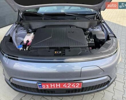 Серый Хендай Kona Electric, объемом двигателя 0 л и пробегом 4 тыс. км за 24999 $, фото 144 на Automoto.ua