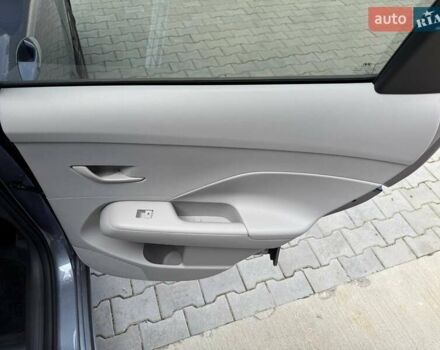 Серый Хендай Kona Electric, объемом двигателя 0 л и пробегом 4 тыс. км за 24999 $, фото 66 на Automoto.ua