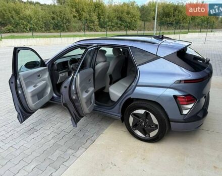 Серый Хендай Kona Electric, объемом двигателя 0 л и пробегом 4 тыс. км за 24999 $, фото 11 на Automoto.ua