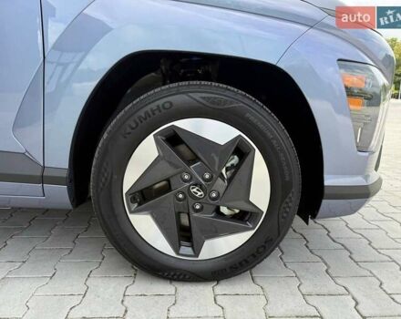 Серый Хендай Kona Electric, объемом двигателя 0 л и пробегом 4 тыс. км за 24999 $, фото 53 на Automoto.ua