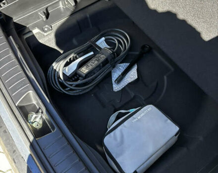 Серый Хендай Kona Electric, объемом двигателя 0 л и пробегом 28 тыс. км за 22900 $, фото 19 на Automoto.ua