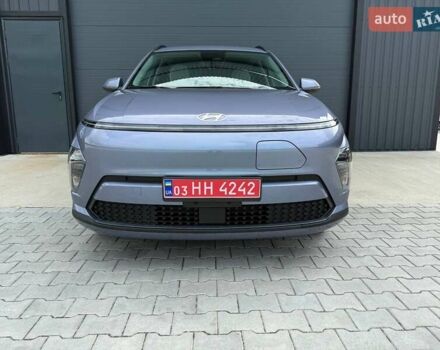 Серый Хендай Kona Electric, объемом двигателя 0 л и пробегом 4 тыс. км за 24999 $, фото 47 на Automoto.ua
