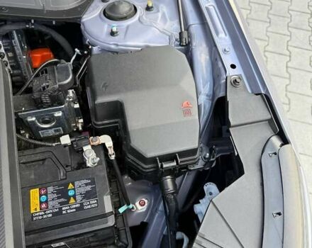 Серый Хендай Kona Electric, объемом двигателя 0 л и пробегом 4 тыс. км за 24999 $, фото 146 на Automoto.ua