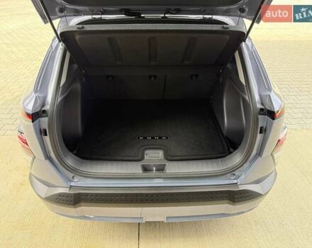 Серый Хендай Kona Electric, объемом двигателя 0 л и пробегом 4 тыс. км за 24999 $, фото 17 на Automoto.ua