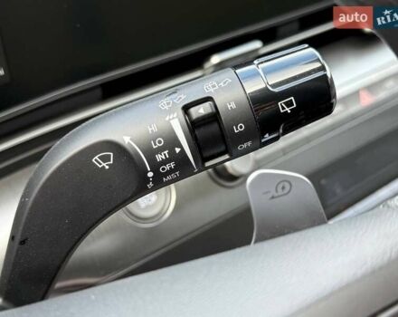 Серый Хендай Kona Electric, объемом двигателя 0 л и пробегом 4 тыс. км за 24999 $, фото 121 на Automoto.ua