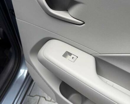 Серый Хендай Kona Electric, объемом двигателя 0 л и пробегом 4 тыс. км за 24999 $, фото 72 на Automoto.ua