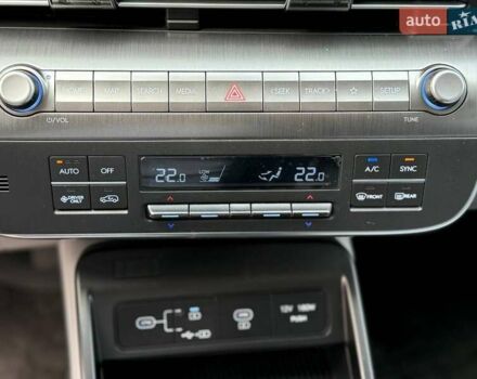 Серый Хендай Kona Electric, объемом двигателя 0 л и пробегом 4 тыс. км за 24999 $, фото 133 на Automoto.ua