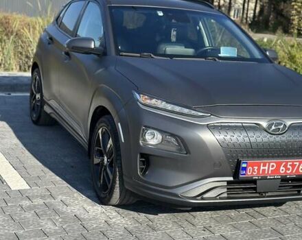 Серый Хендай Kona Electric, объемом двигателя 0 л и пробегом 207 тыс. км за 16800 $, фото 1 на Automoto.ua