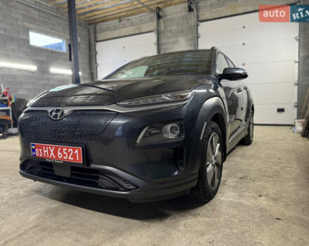 Серый Хендай Kona Electric, объемом двигателя 0 л и пробегом 137 тыс. км за 16700 $, фото 1 на Automoto.ua