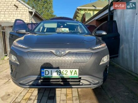 Серый Хендай Kona Electric, объемом двигателя 0 л и пробегом 115 тыс. км за 16600 $, фото 1 на Automoto.ua