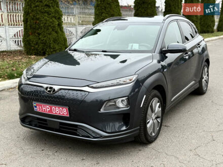 Серый Хендай Kona Electric, объемом двигателя 0 л и пробегом 103 тыс. км за 17300 $, фото 1 на Automoto.ua