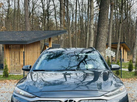 Серый Хендай Kona Electric, объемом двигателя 0 л и пробегом 112 тыс. км за 16700 $, фото 1 на Automoto.ua