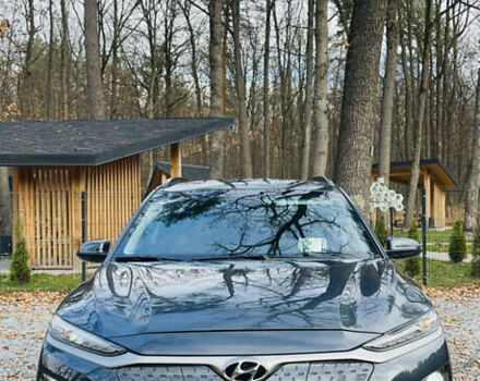 Серый Хендай Kona Electric, объемом двигателя 0 л и пробегом 112 тыс. км за 16700 $, фото 1 на Automoto.ua