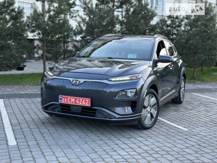 Серый Хендай Kona Electric, объемом двигателя 0 л и пробегом 106 тыс. км за 17999 $, фото 1 на Automoto.ua