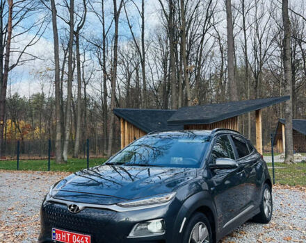 Серый Хендай Kona Electric, объемом двигателя 0 л и пробегом 112 тыс. км за 16700 $, фото 1 на Automoto.ua