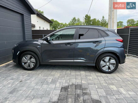 Хендай Kona Electric 2019 у Коломые на Automoto.ua Сірий Хендай Kona Electric, об'ємом двигуна 0 л та пробігом 140 тис. км за 14700 $, фото 1 на Automoto.ua