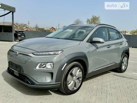 Серый Хендай Kona Electric, объемом двигателя 0 л и пробегом 13 тыс. км за 16499 $, фото 1 на Automoto.ua