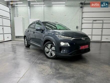 Серый Хендай Kona Electric, объемом двигателя 0 л и пробегом 128 тыс. км за 17933 $, фото 1 на Automoto.ua