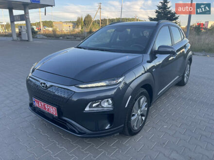 Серый Хендай Kona Electric, объемом двигателя 0 л и пробегом 31 тыс. км за 15500 $, фото 1 на Automoto.ua