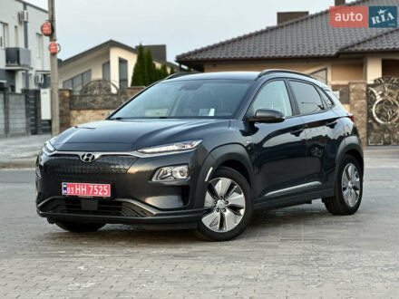 Серый Хендай Kona Electric, объемом двигателя 0 л и пробегом 158 тыс. км за 16990 $, фото 1 на Automoto.ua