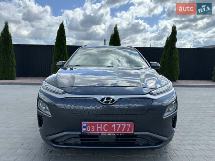 Серый Хендай Kona Electric, объемом двигателя 0 л и пробегом 104 тыс. км за 16500 $, фото 1 на Automoto.ua