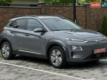 Серый Хендай Kona Electric, объемом двигателя 0 л и пробегом 117 тыс. км за 17990 $, фото 1 на Automoto.ua