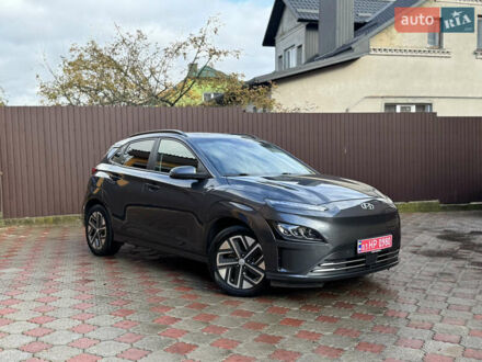 Серый Хендай Kona Electric, объемом двигателя 0 л и пробегом 77 тыс. км за 15999 $, фото 1 на Automoto.ua