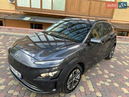 Серый Хендай Kona Electric, объемом двигателя 0 л и пробегом 99 тыс. км за 19999 $, фото 1 на Automoto.ua