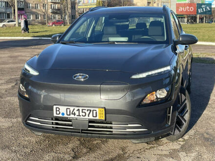 Серый Хендай Kona Electric, объемом двигателя 0 л и пробегом 103 тыс. км за 19850 $, фото 1 на Automoto.ua