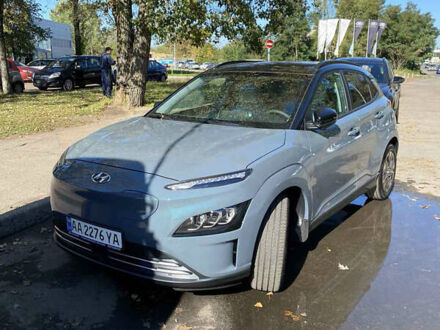 Серый Хендай Kona Electric, объемом двигателя 0 л и пробегом 50 тыс. км за 24444 $, фото 1 на Automoto.ua