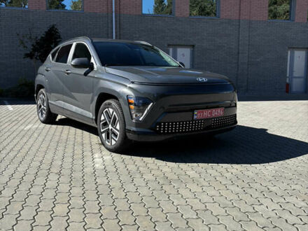 Серый Хендай Kona Electric, объемом двигателя 0 л и пробегом 28 тыс. км за 22900 $, фото 1 на Automoto.ua