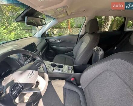 Синій Хендай Kona Electric, об'ємом двигуна 0 л та пробігом 140 тис. км за 17500 $, фото 10 на Automoto.ua