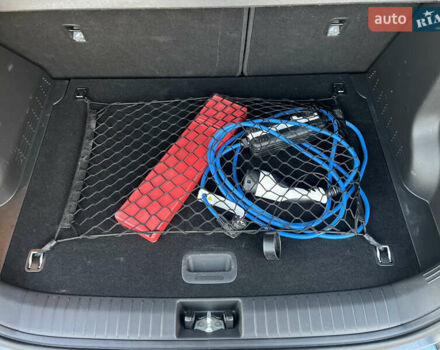 Синий Хендай Kona Electric, объемом двигателя 0 л и пробегом 127 тыс. км за 16400 $, фото 30 на Automoto.ua