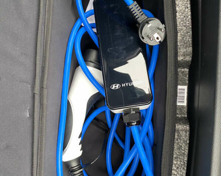 Синий Хендай Kona Electric, объемом двигателя 0 л и пробегом 35 тыс. км за 25200 $, фото 27 на Automoto.ua