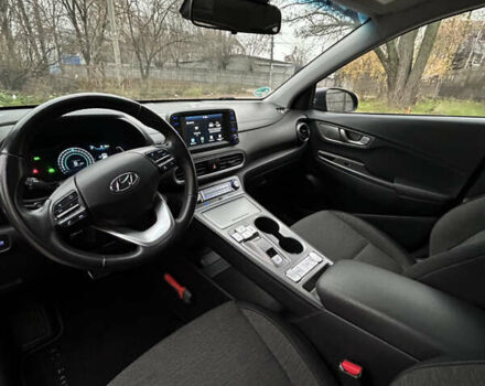 Синий Хендай Kona Electric, объемом двигателя 0 л и пробегом 118 тыс. км за 16780 $, фото 14 на Automoto.ua