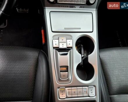 Синий Хендай Kona Electric, объемом двигателя 0 л и пробегом 107 тыс. км за 18400 $, фото 19 на Automoto.ua