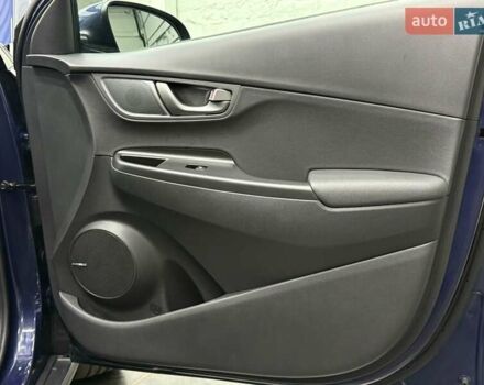 Синий Хендай Kona Electric, объемом двигателя 0 л и пробегом 116 тыс. км за 17604 $, фото 26 на Automoto.ua