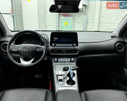 Синий Хендай Kona Electric, объемом двигателя 0 л и пробегом 116 тыс. км за 17604 $, фото 19 на Automoto.ua