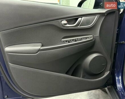 Синий Хендай Kona Electric, объемом двигателя 0 л и пробегом 116 тыс. км за 17604 $, фото 13 на Automoto.ua