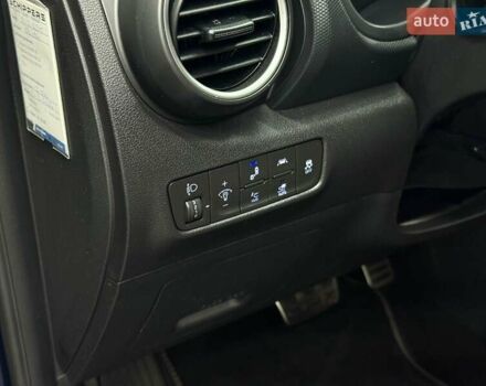 Синий Хендай Kona Electric, объемом двигателя 0 л и пробегом 128 тыс. км за 17625 $, фото 13 на Automoto.ua