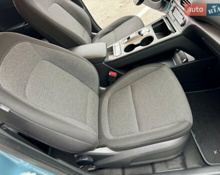 Синий Хендай Kona Electric, объемом двигателя 0 л и пробегом 134 тыс. км за 17800 $, фото 48 на Automoto.ua