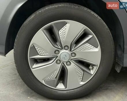 Синий Хендай Kona Electric, объемом двигателя 0 л и пробегом 128 тыс. км за 17625 $, фото 10 на Automoto.ua