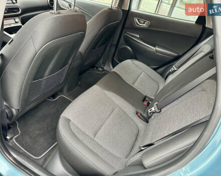 Синий Хендай Kona Electric, объемом двигателя 0 л и пробегом 134 тыс. км за 17800 $, фото 39 на Automoto.ua