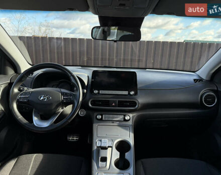 Синий Хендай Kona Electric, объемом двигателя 0 л и пробегом 165 тыс. км за 16800 $, фото 20 на Automoto.ua