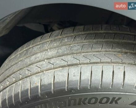 Синий Хендай Kona Electric, объемом двигателя 0 л и пробегом 116 тыс. км за 17604 $, фото 11 на Automoto.ua