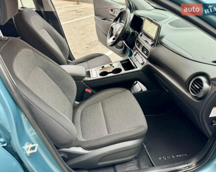 Синий Хендай Kona Electric, объемом двигателя 0 л и пробегом 134 тыс. км за 17800 $, фото 47 на Automoto.ua