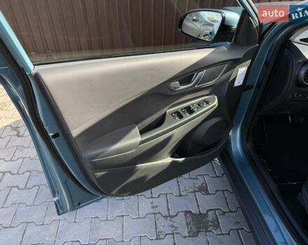 Синий Хендай Kona Electric, объемом двигателя 0 л и пробегом 165 тыс. км за 16800 $, фото 18 на Automoto.ua